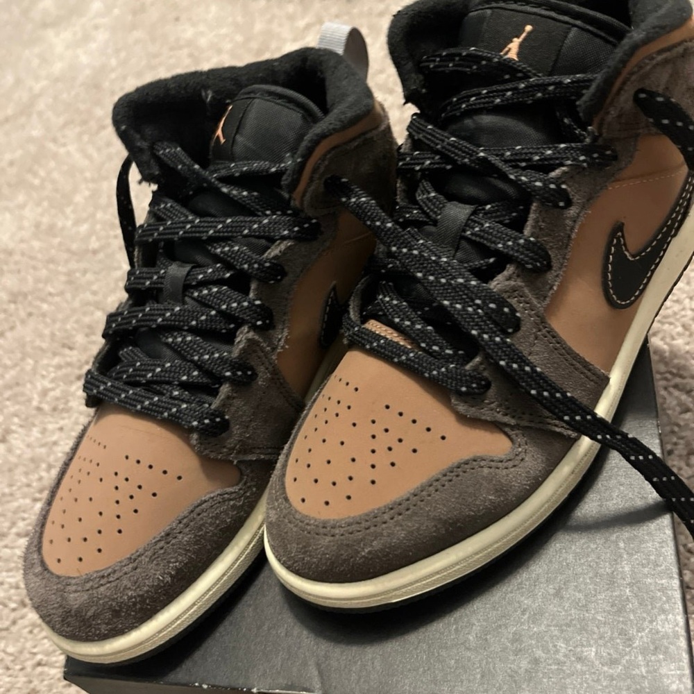 Jordan 1 dark chocolate